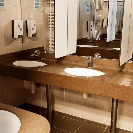 Hiska La Kamp Terme 3000 Vkljuceno 3x Kolo Sportni Rekviziti, Igrace * Moravske-Toplice