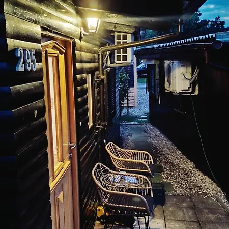 Vikendica La Vita House Camp Terme 3000 Moravske Toplice 2 Thermal Tickets Included Free Bikes Moravske Toplice